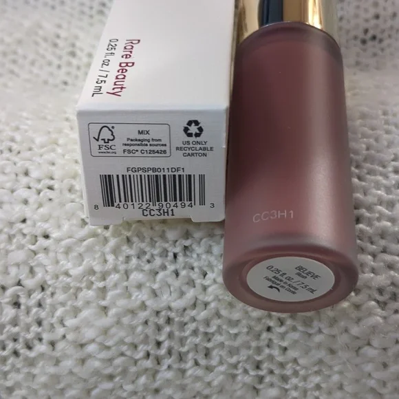 Rare Beauty Soft Pinch Blush in Believe, 7.5ml/0.25fl oz - Picture 4 of 11